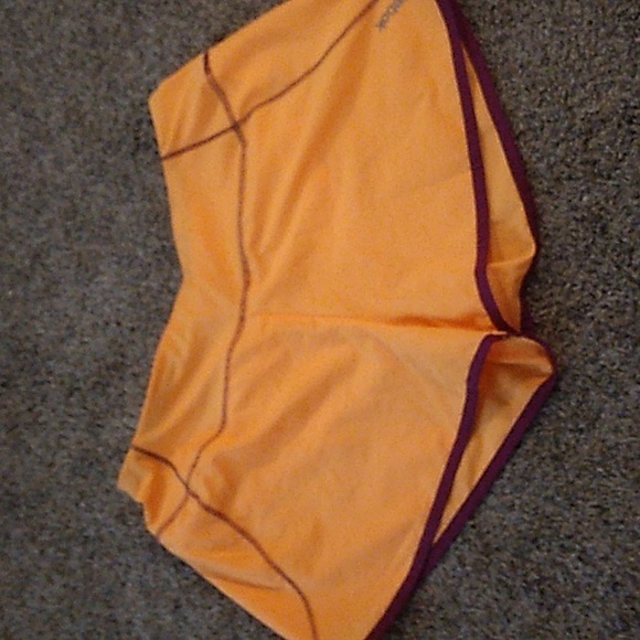 REEBOK SPEED WICK WOMENS ATHLETIC SHORTS - Picture 2 of 16